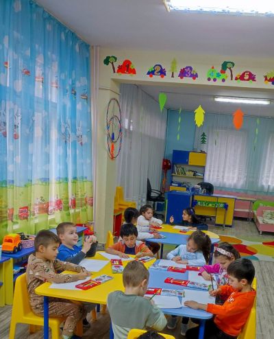 Ателие с гост-художник - ДГ Звънче - Стамболийски